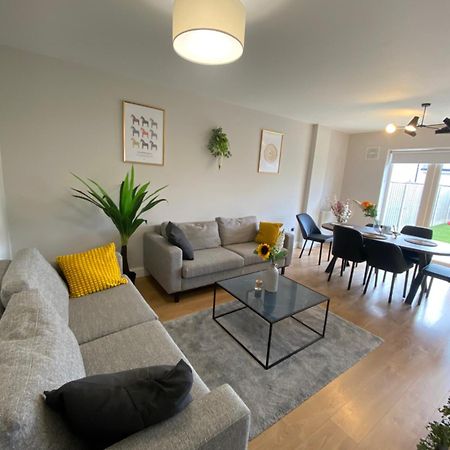 Extra Large Room In New House At Citywest 都柏林 外观 照片
